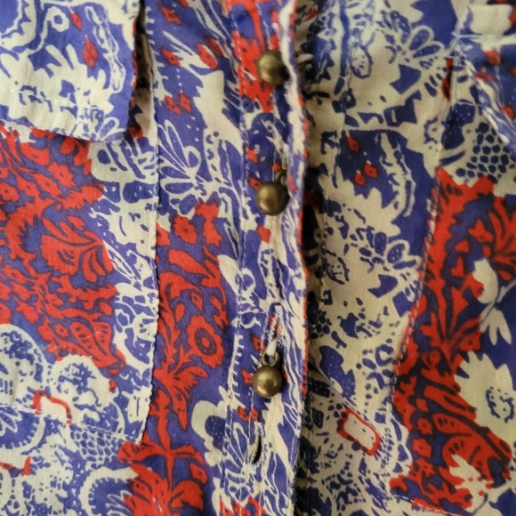 Forever 21 light weight blouse - Picture 3 of 5